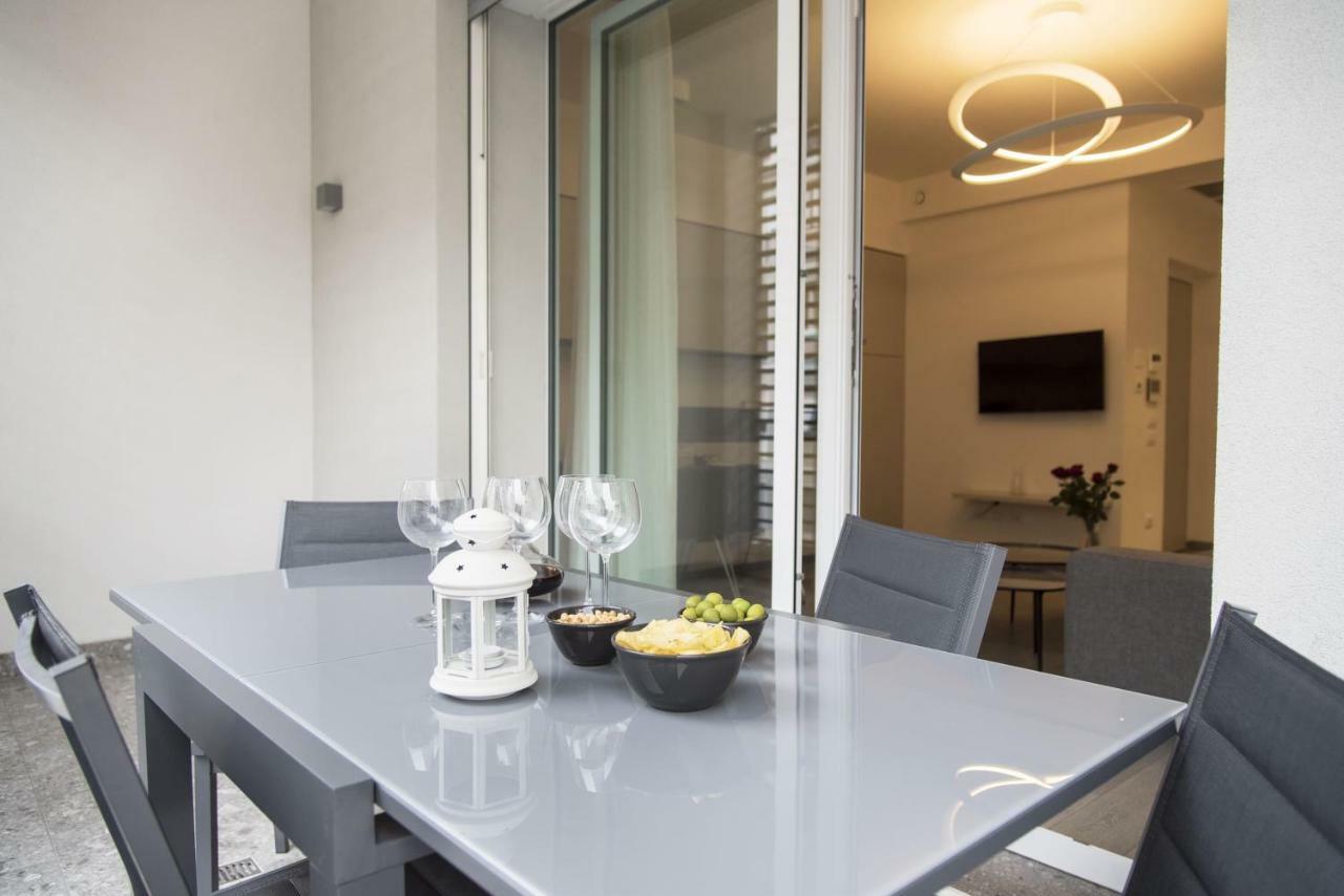 Design & New Center Apartments Милано Екстериор снимка